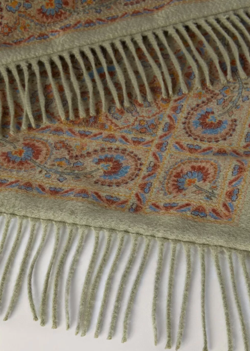 Stoles*Loro Piana Moon Shawl Pumpkin Seeds/Blue Flowers